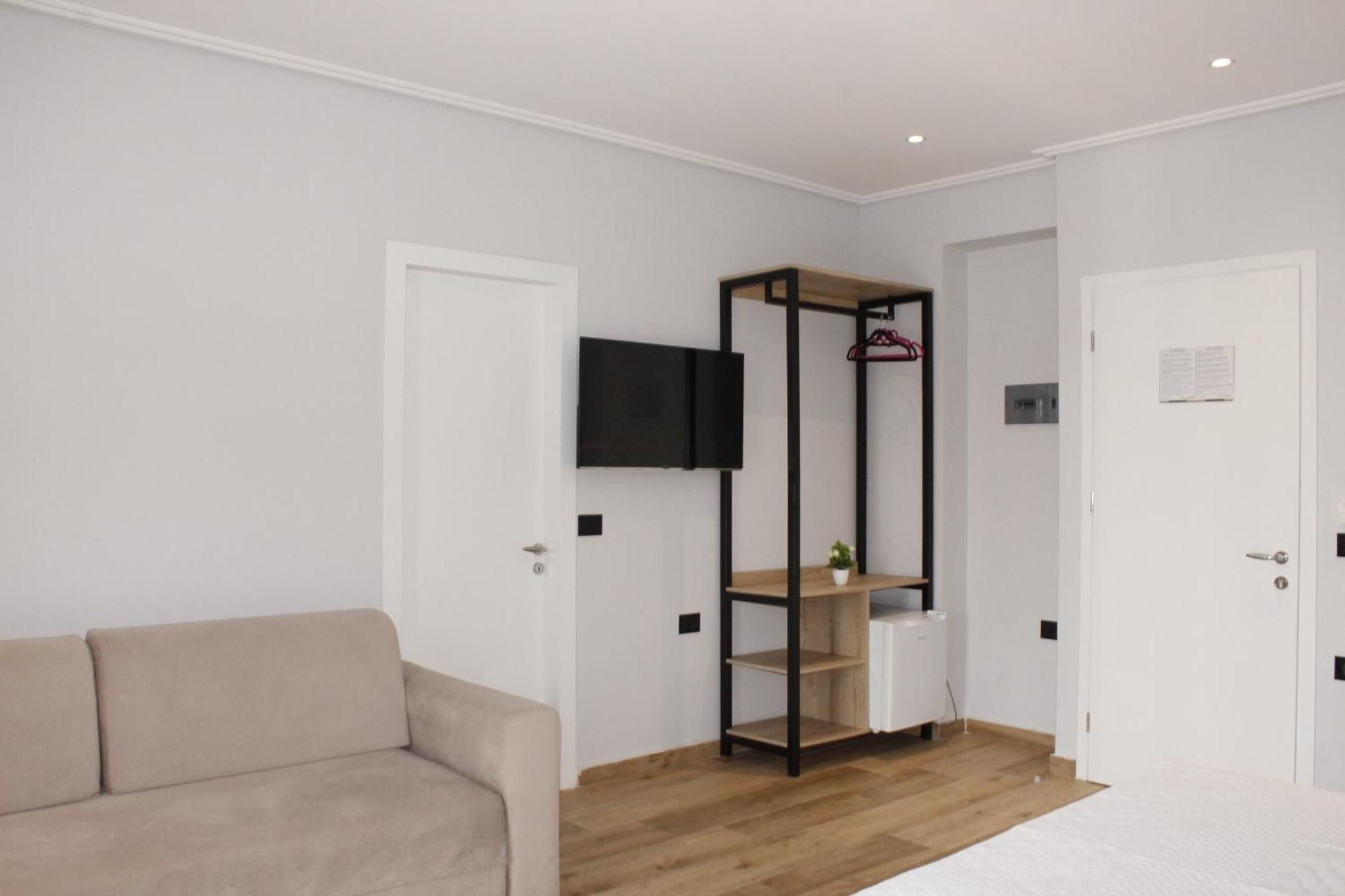 Bebi Hotel And Apartments Саранда Экстерьер фото